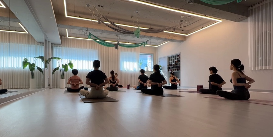 인사이드플로우 수업 명상 시작