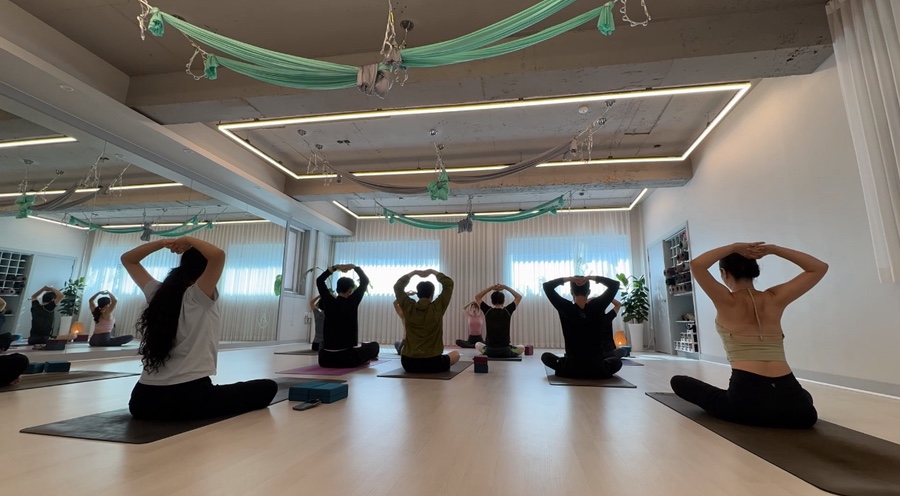 인사이드플로우 팔동작 앉기 시퀀스